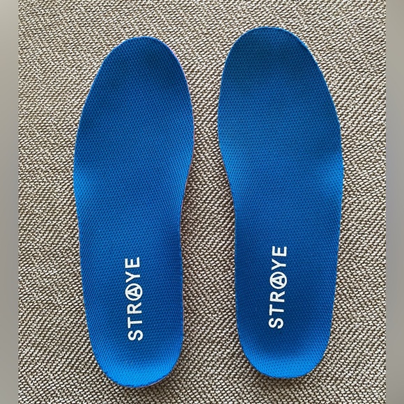 Straye Logan Lace Up Patriotic Sneaker in Red, White, and Blue. Size 3. EUC. - Picture 13 of 15